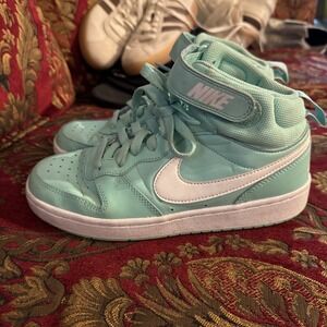 Nike Court Borough Mid 2 Casual Emerald Rise White CD7782 300 Youth Size 6y EUC